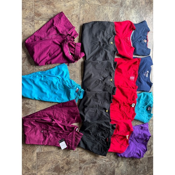 Huge lot of women's uniform scrubs size small 15 pieces Nursing healthcare vet - Picture 10 of 10
